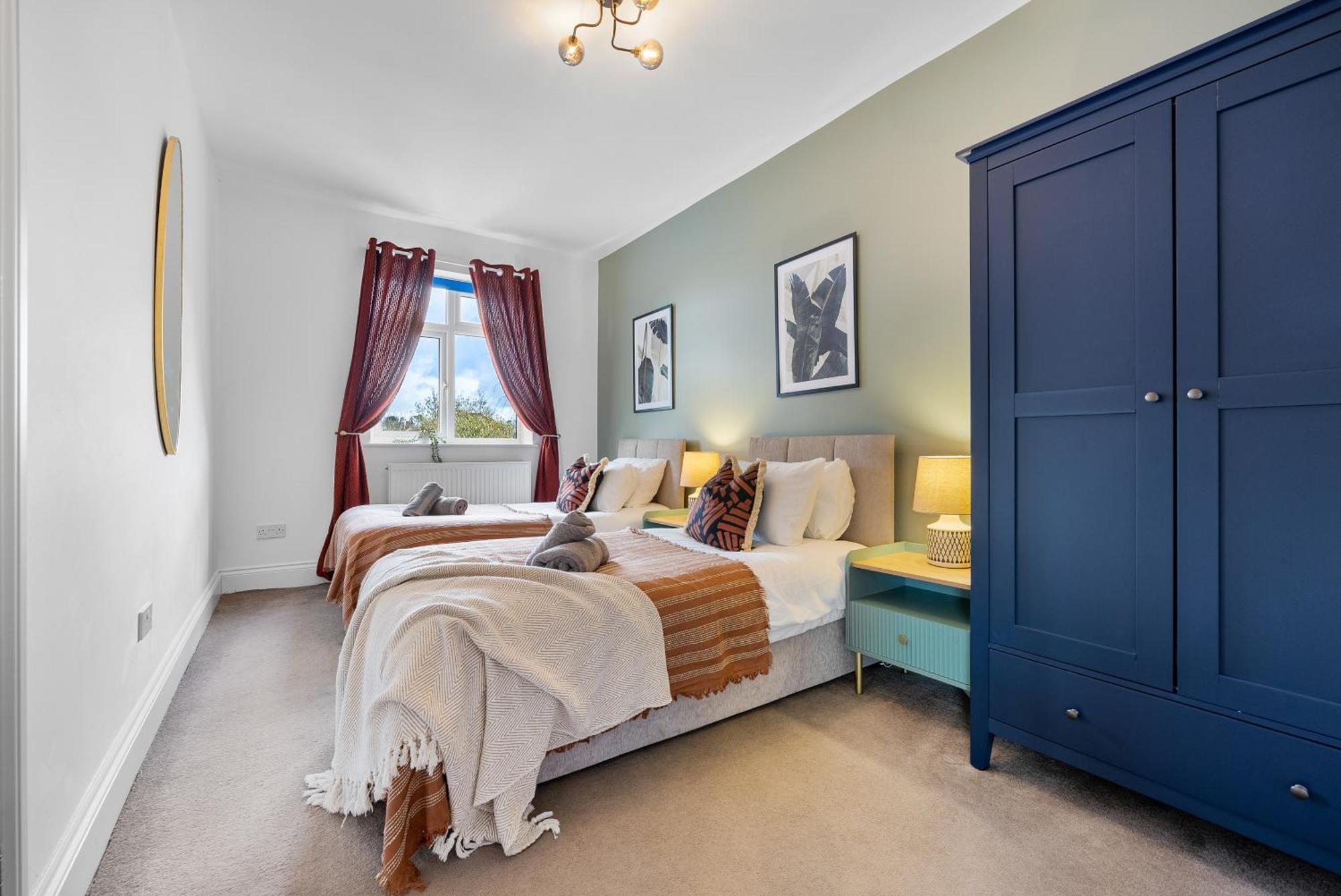Long Term And Summer Special Offer! 5-Bedroom Spacious, Stunning Design, Sociable Areas & Cosy House Near South Downs Park, Sleeps 11 With Games Room, Private Parking And Garden- By Blue Puffin Stays Waterlooville Extérieur photo