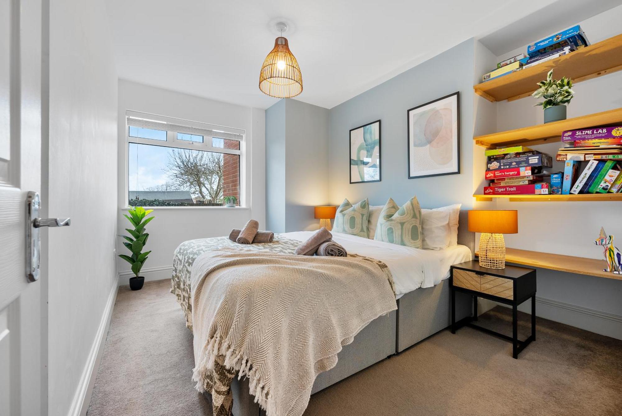 Long Term And Summer Special Offer! 5-Bedroom Spacious, Stunning Design, Sociable Areas & Cosy House Near South Downs Park, Sleeps 11 With Games Room, Private Parking And Garden- By Blue Puffin Stays Waterlooville Extérieur photo