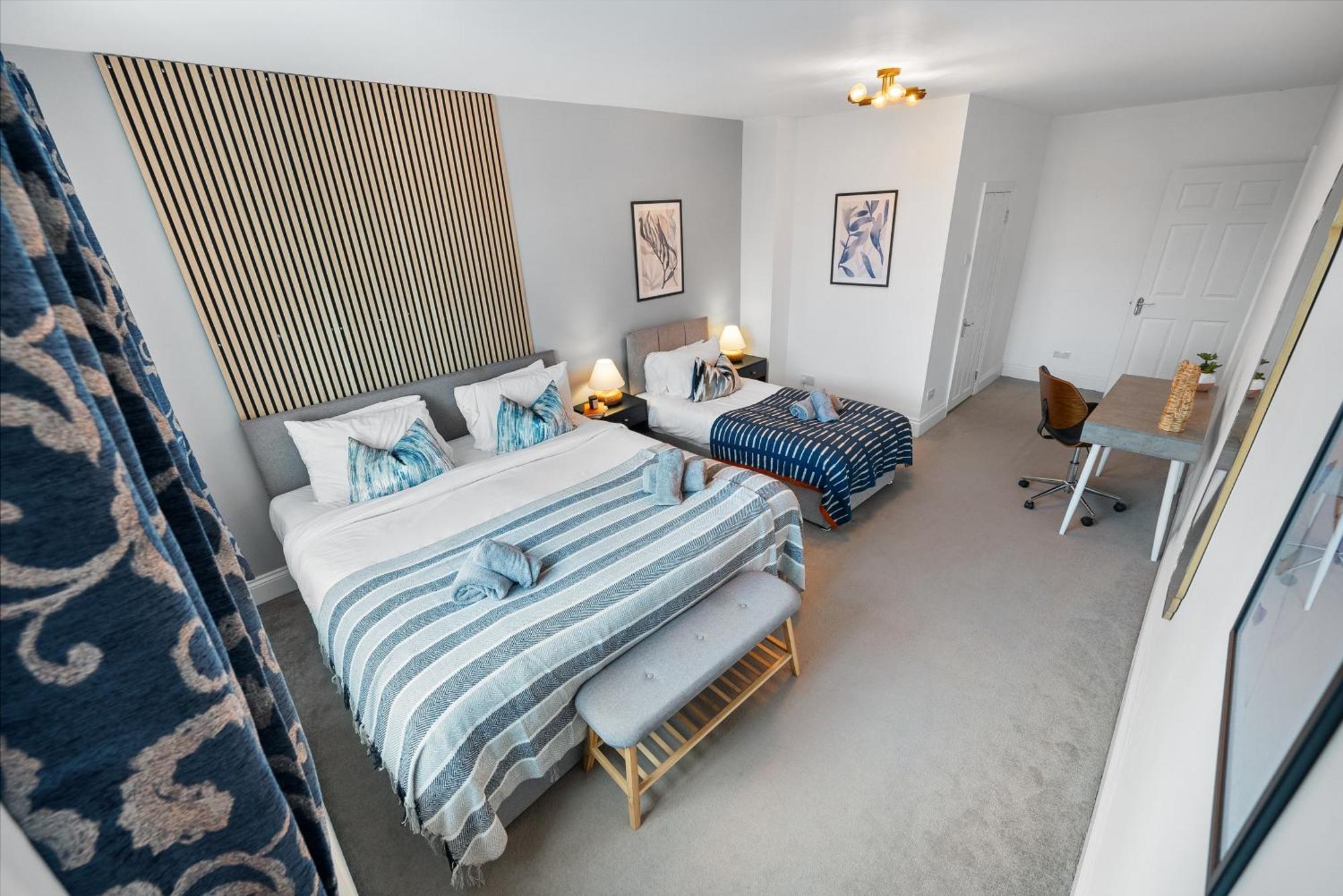 Long Term And Summer Special Offer! 5-Bedroom Spacious, Stunning Design, Sociable Areas & Cosy House Near South Downs Park, Sleeps 11 With Games Room, Private Parking And Garden- By Blue Puffin Stays Waterlooville Extérieur photo