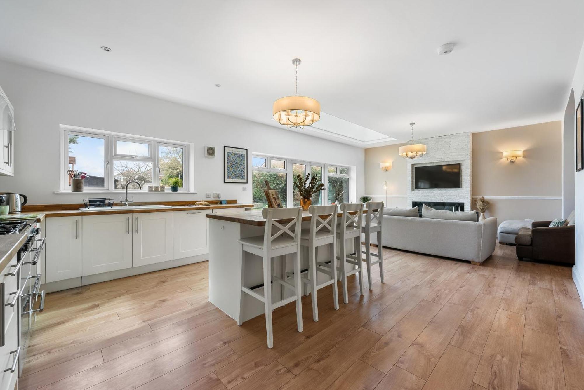 Long Term And Summer Special Offer! 5-Bedroom Spacious, Stunning Design, Sociable Areas & Cosy House Near South Downs Park, Sleeps 11 With Games Room, Private Parking And Garden- By Blue Puffin Stays Waterlooville Extérieur photo