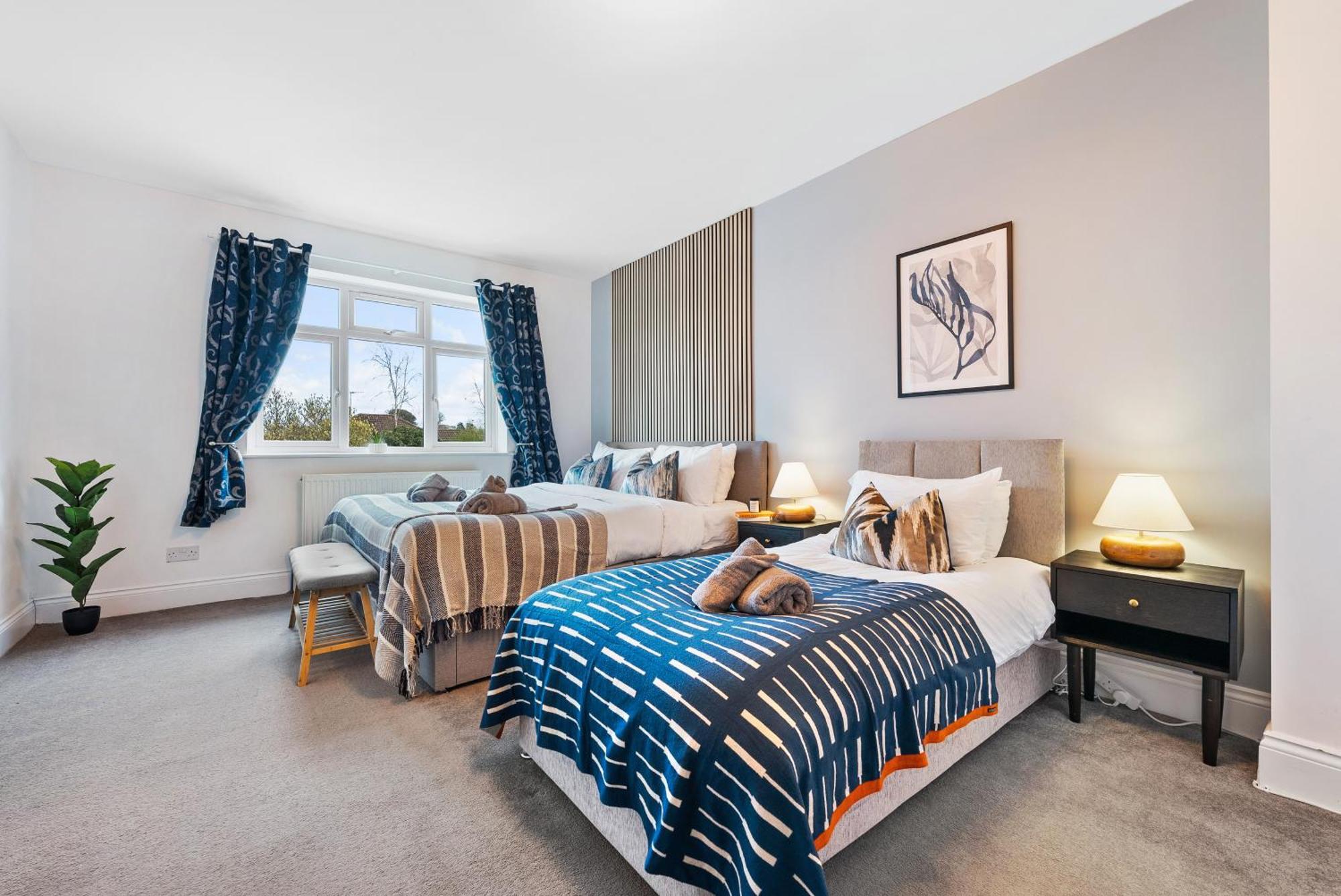 Long Term And Summer Special Offer! 5-Bedroom Spacious, Stunning Design, Sociable Areas & Cosy House Near South Downs Park, Sleeps 11 With Games Room, Private Parking And Garden- By Blue Puffin Stays Waterlooville Extérieur photo