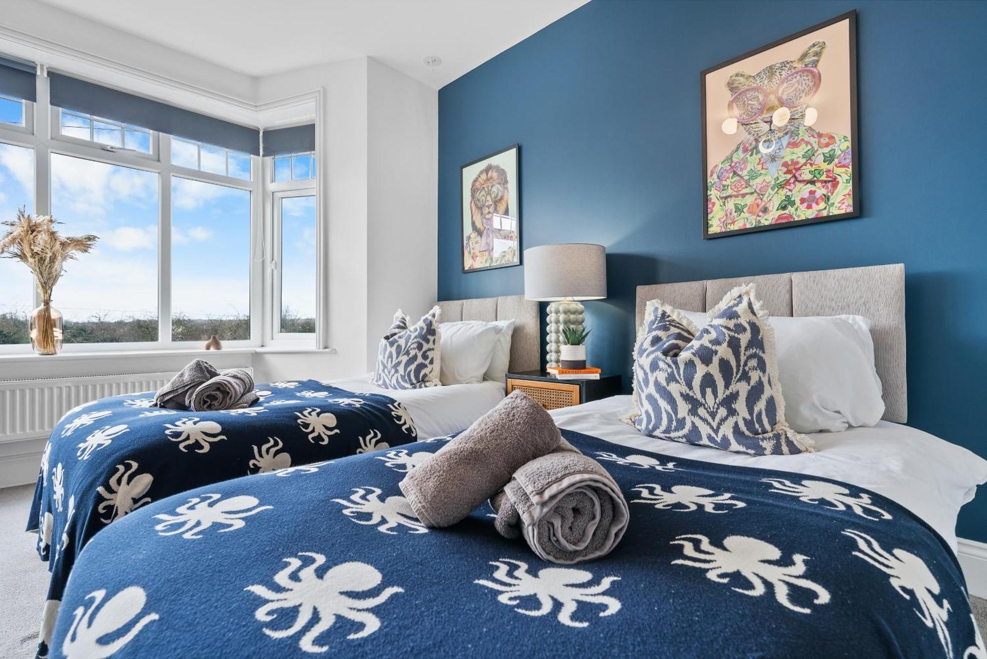 Long Term And Summer Special Offer! 5-Bedroom Spacious, Stunning Design, Sociable Areas & Cosy House Near South Downs Park, Sleeps 11 With Games Room, Private Parking And Garden- By Blue Puffin Stays Waterlooville Extérieur photo