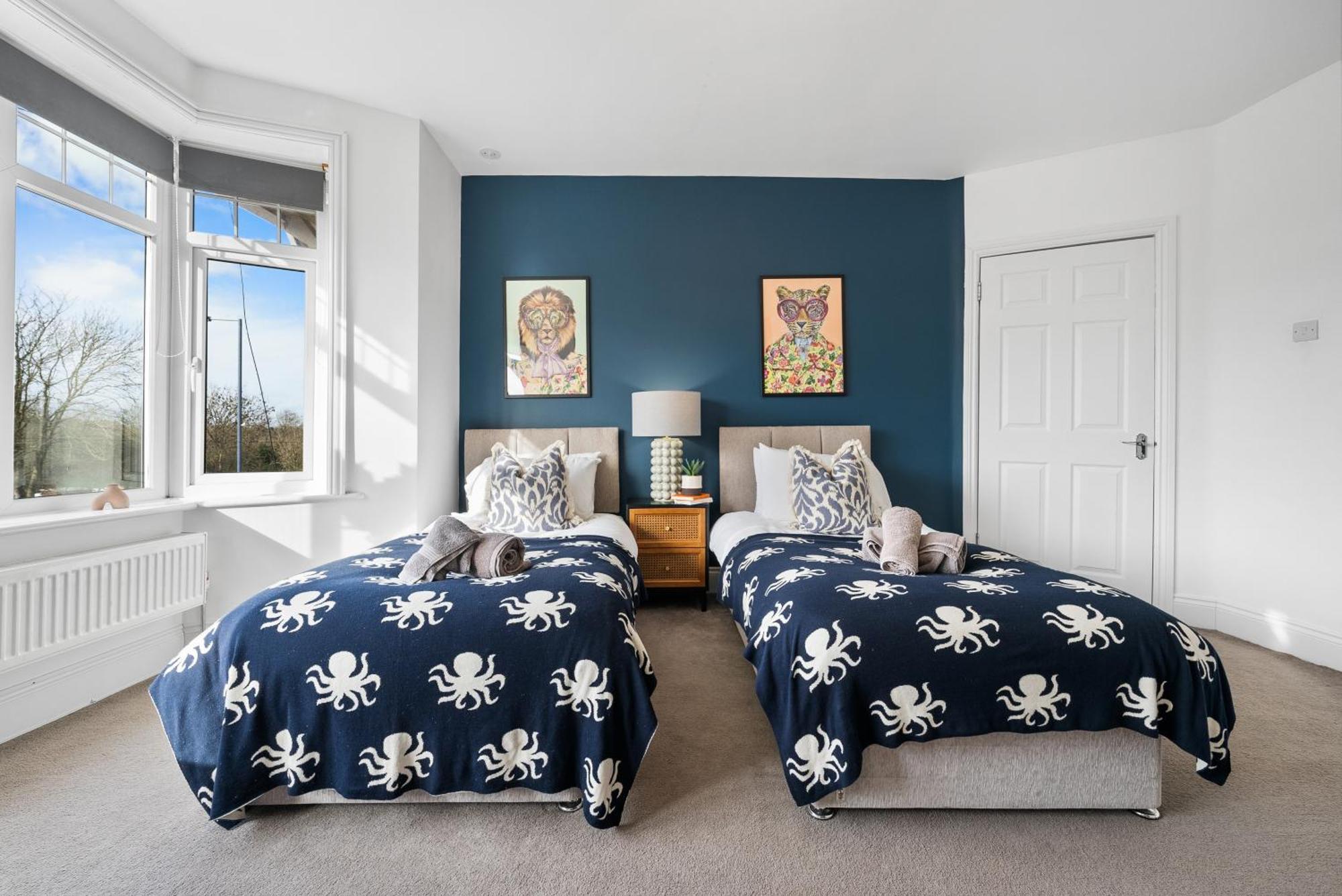 Long Term And Summer Special Offer! 5-Bedroom Spacious, Stunning Design, Sociable Areas & Cosy House Near South Downs Park, Sleeps 11 With Games Room, Private Parking And Garden- By Blue Puffin Stays Waterlooville Extérieur photo