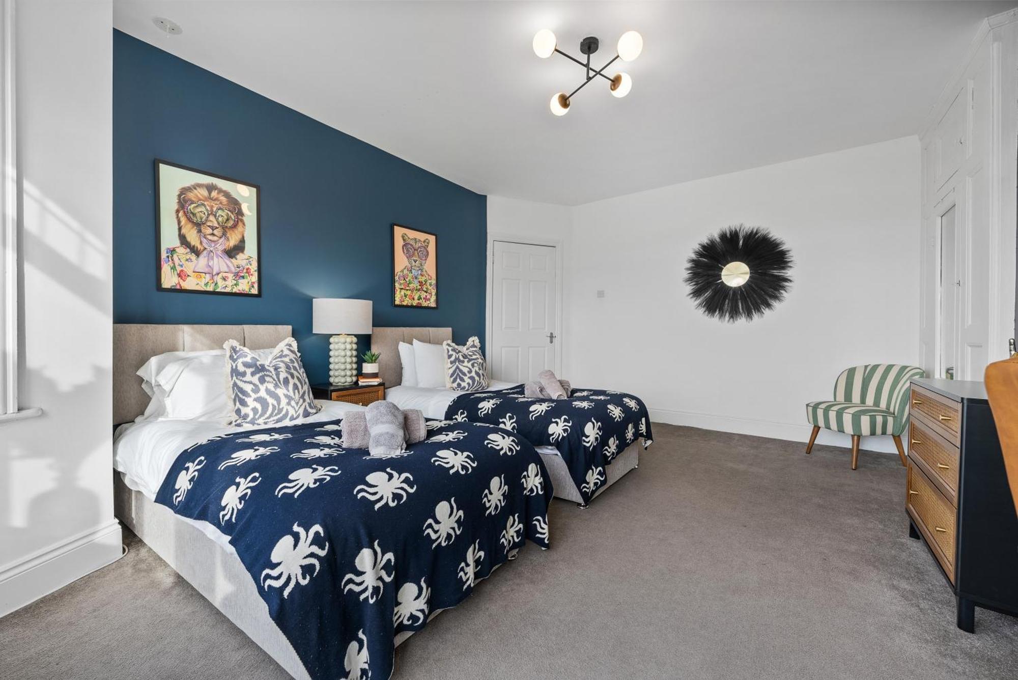 Long Term And Summer Special Offer! 5-Bedroom Spacious, Stunning Design, Sociable Areas & Cosy House Near South Downs Park, Sleeps 11 With Games Room, Private Parking And Garden- By Blue Puffin Stays Waterlooville Extérieur photo