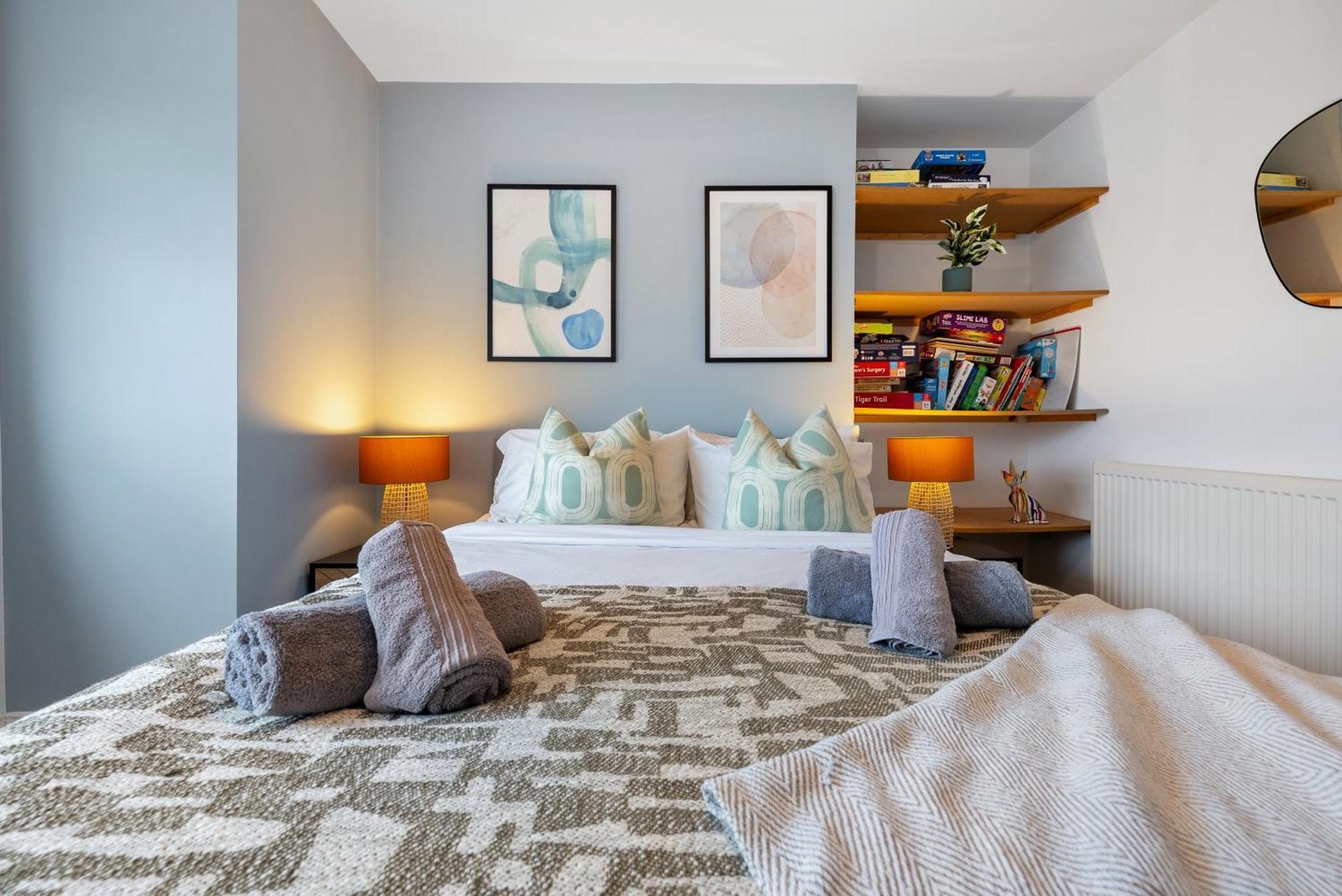 Long Term And Summer Special Offer! 5-Bedroom Spacious, Stunning Design, Sociable Areas & Cosy House Near South Downs Park, Sleeps 11 With Games Room, Private Parking And Garden- By Blue Puffin Stays Waterlooville Extérieur photo