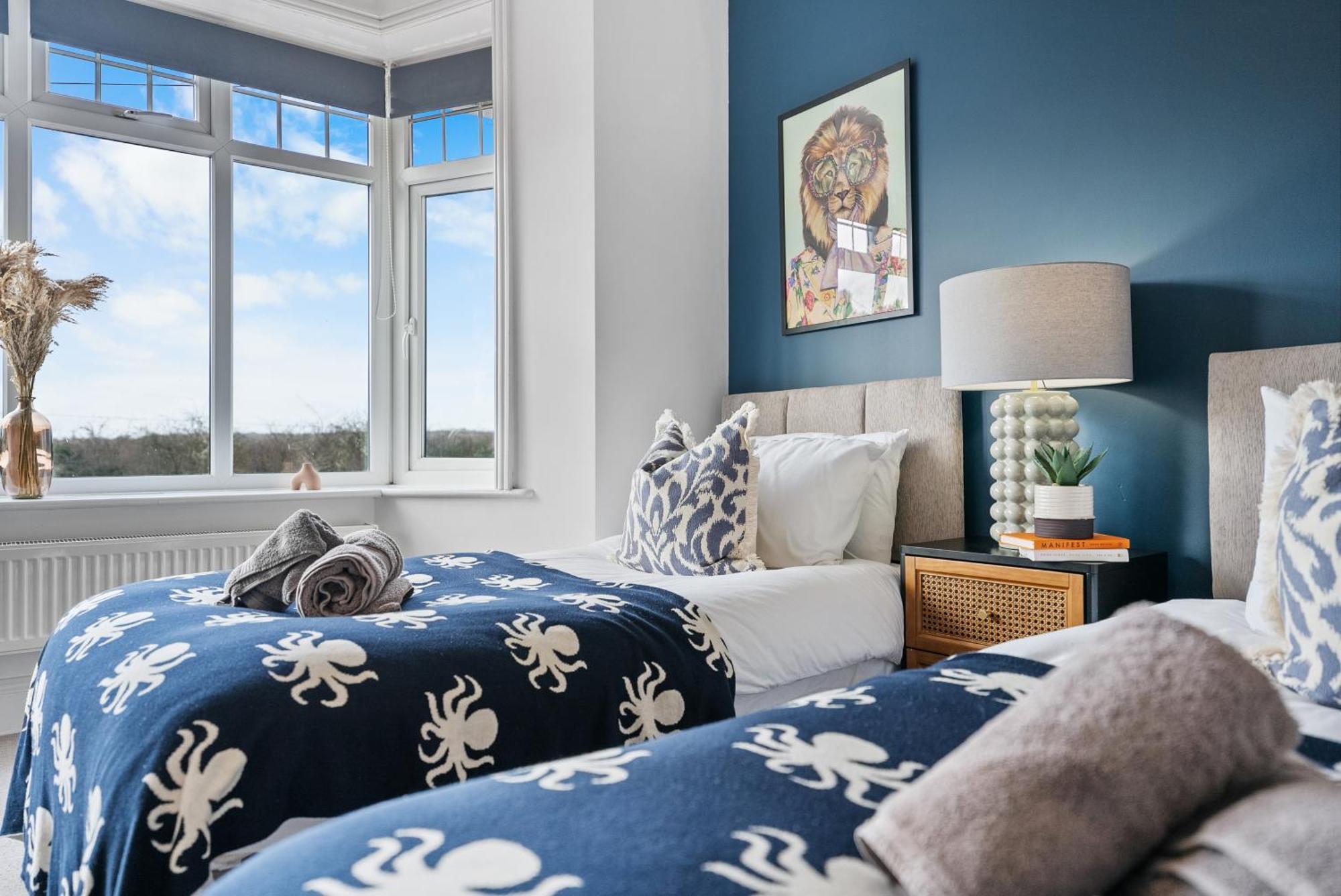Long Term And Summer Special Offer! 5-Bedroom Spacious, Stunning Design, Sociable Areas & Cosy House Near South Downs Park, Sleeps 11 With Games Room, Private Parking And Garden- By Blue Puffin Stays Waterlooville Extérieur photo